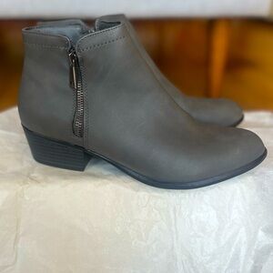 Gray Ankle Boots with 1.5” Heel Size 8